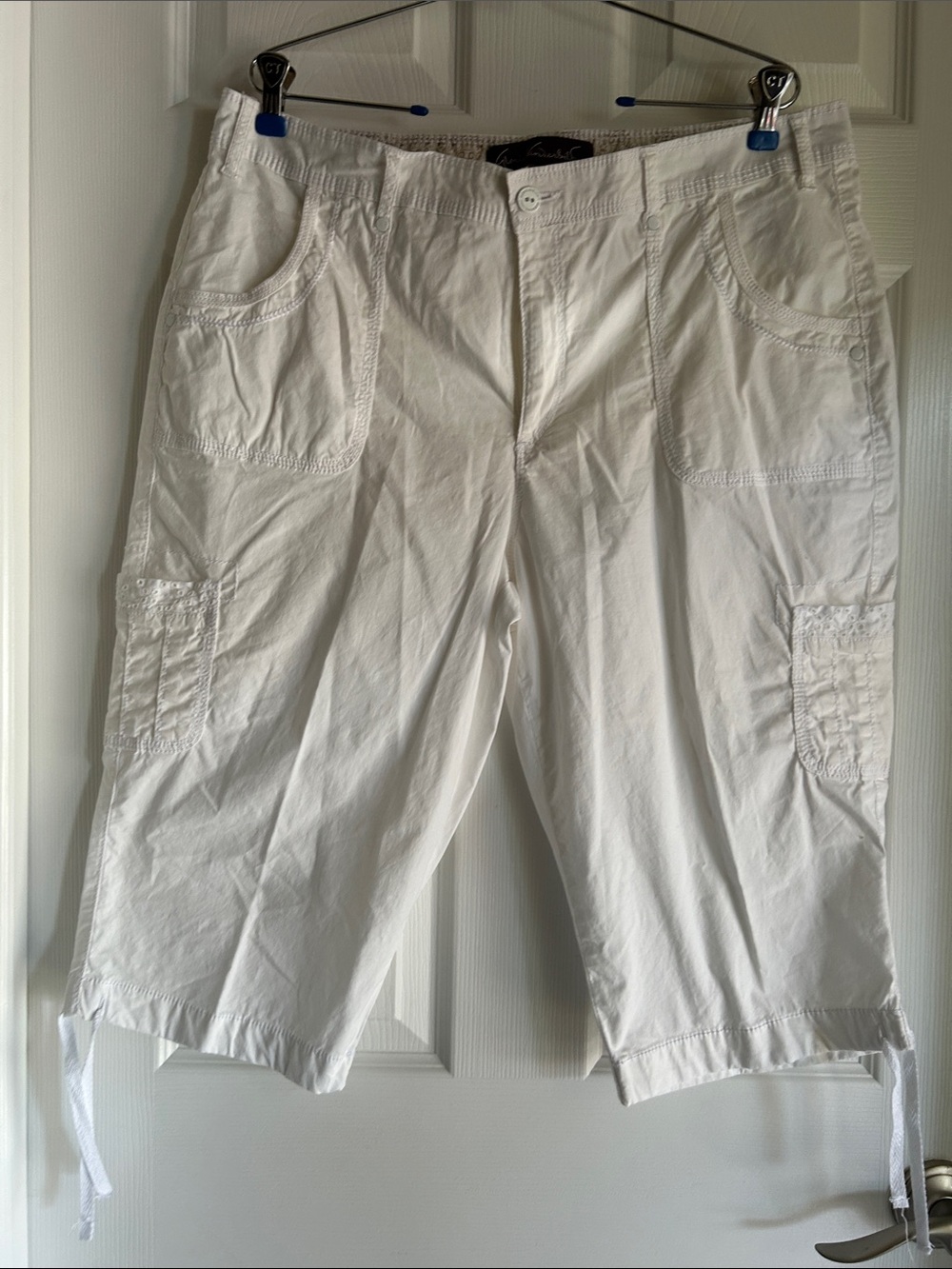 Gloria Vanderbilt White Women’s Capri Pants